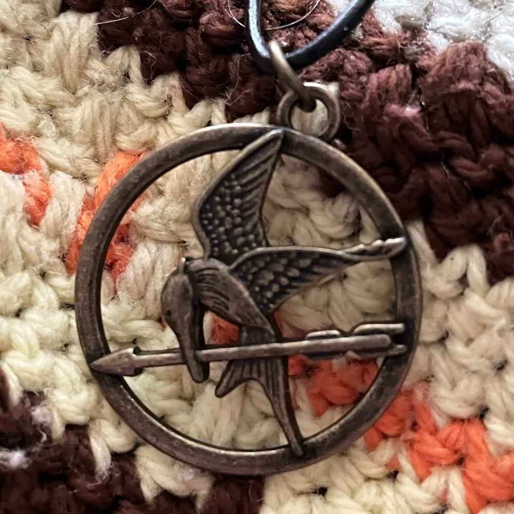 HUNGER GAMES Mockingjay Pendant Vtg Necklace - Antique Bronze - Lions Gate - 16”